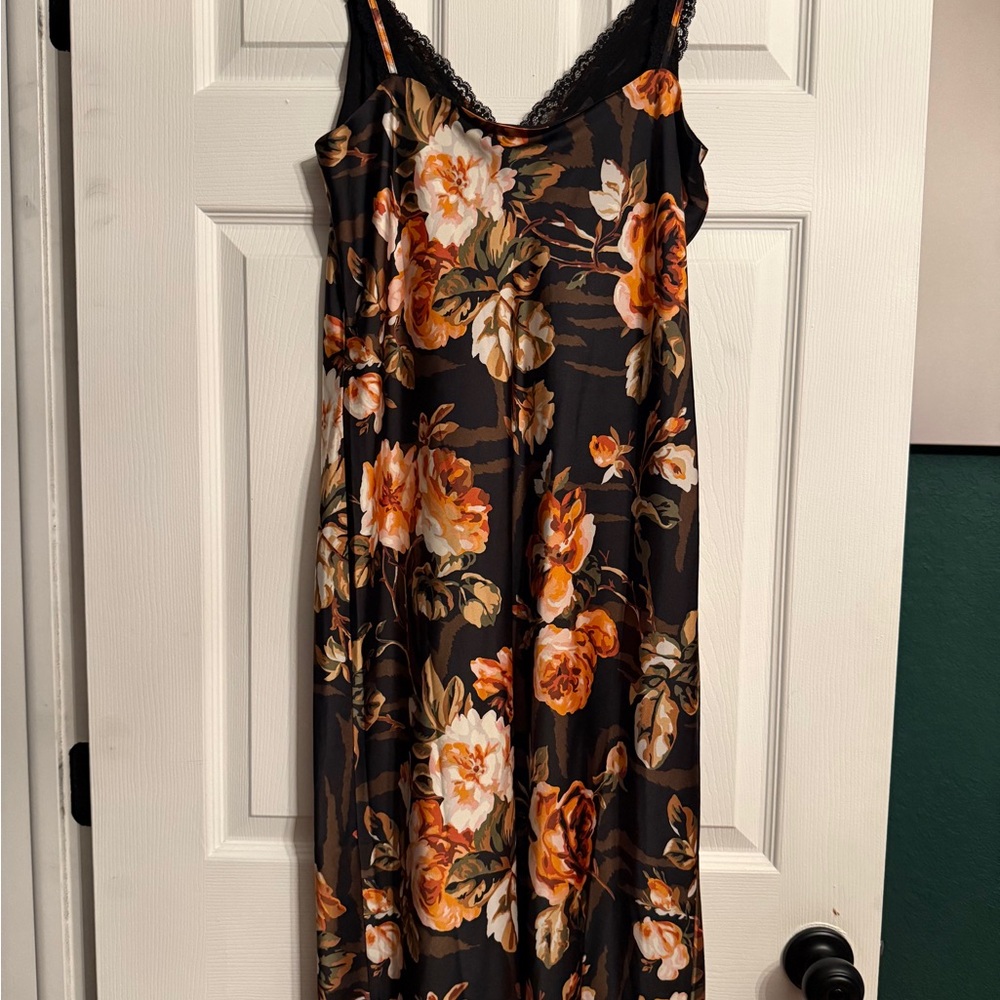 Floral Slip Dress with Lace Trim - Picture 3 of 4